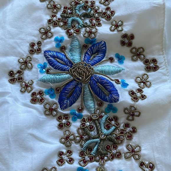 ABS by Allen Schwartz embroidered and beaded tunic - Picture 8 of 10